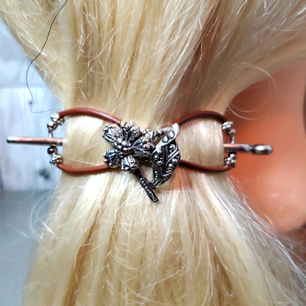 LillaRose Retired 💐 Flowery Flexi Clip